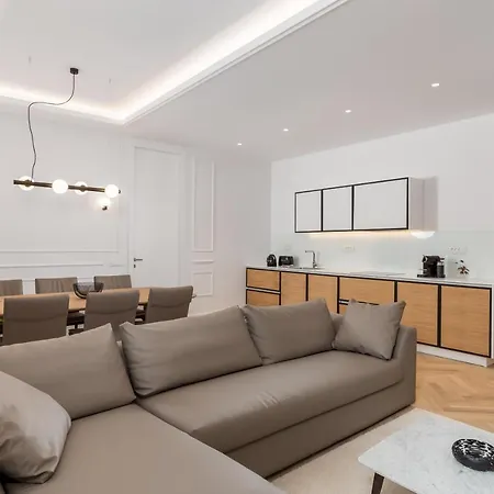 Apartment Plaza *