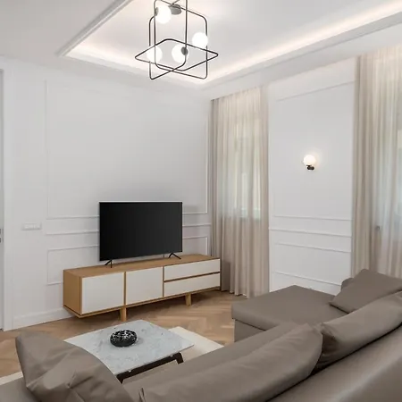 Apartment Plaza