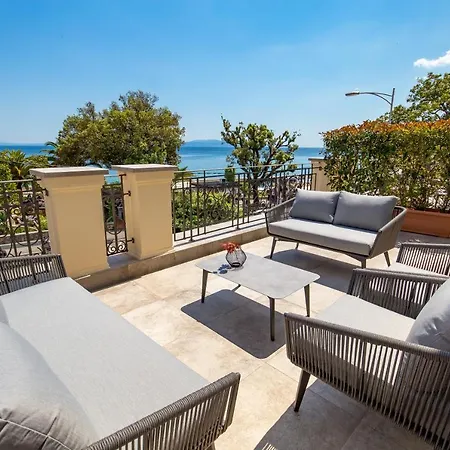 Plaza Apartment